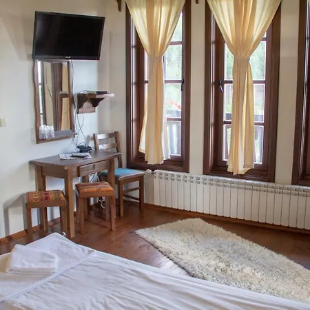 Leshtenski Rai Affittacamere 3*