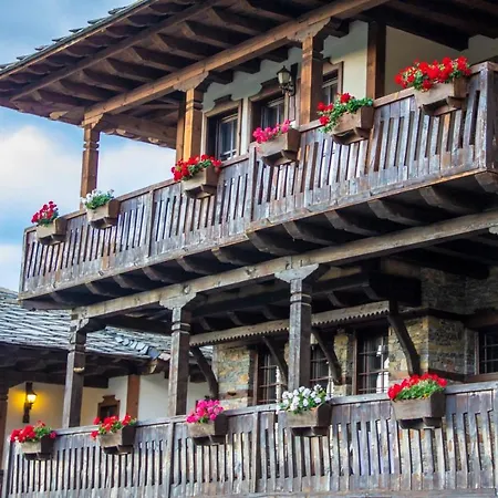 Leshtenski Rai Konukevi Leshten