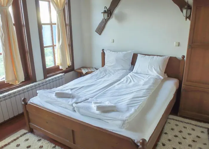 Leshtenski Rai Konukevi 3*