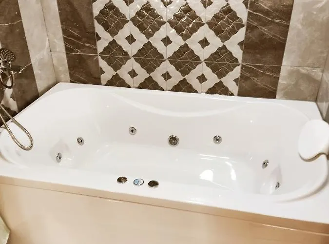 Konukevi Leshtenski Rai 3*